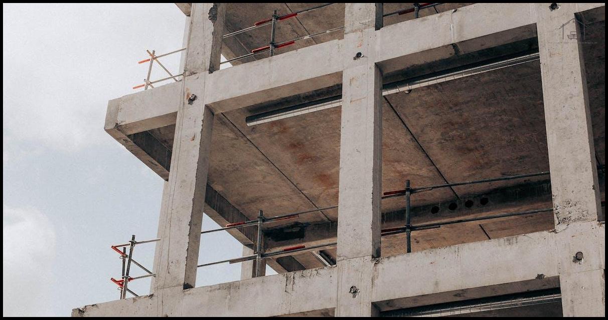 Proceso de construcción de una casa prefabricada de hormigón